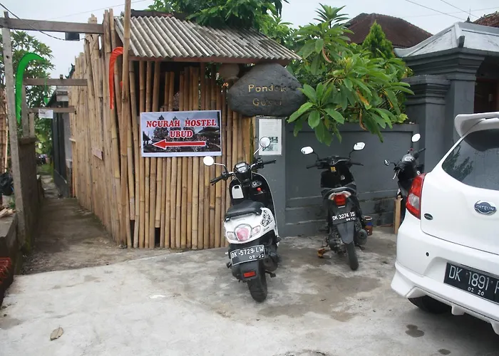 Hostal Ngurah *