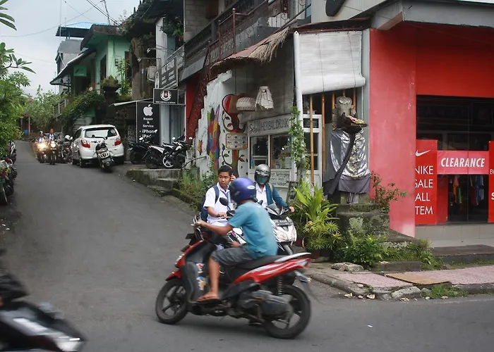 Hostal Ngurah *